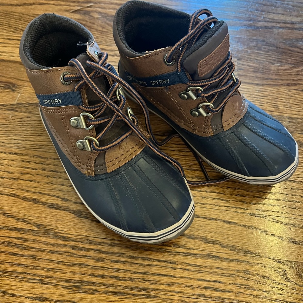 Airwalk Black and Brown Boots